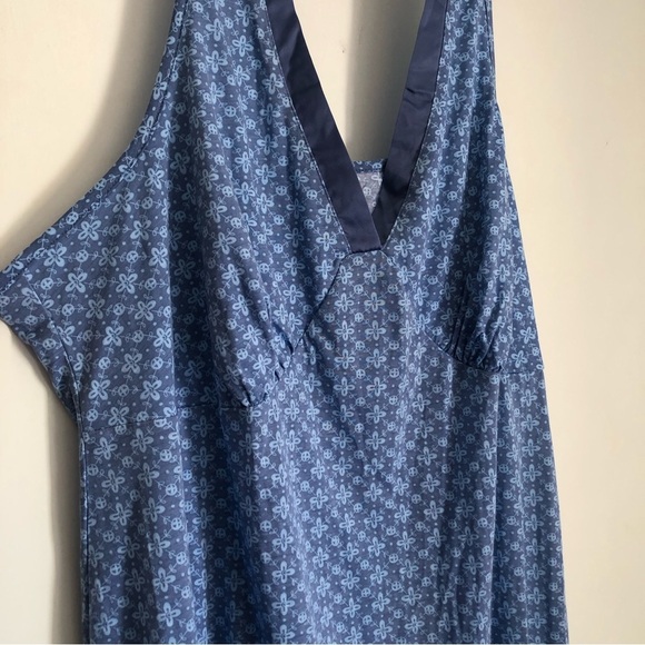 Women’s Night Gown - Picture 2 of 4